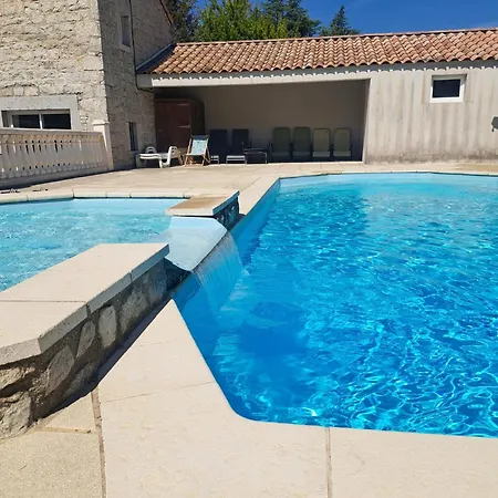 公寓 Gite Ferrari 4-6 Pers Ruoms Centre - Climatise, Piscine 吕奥姆